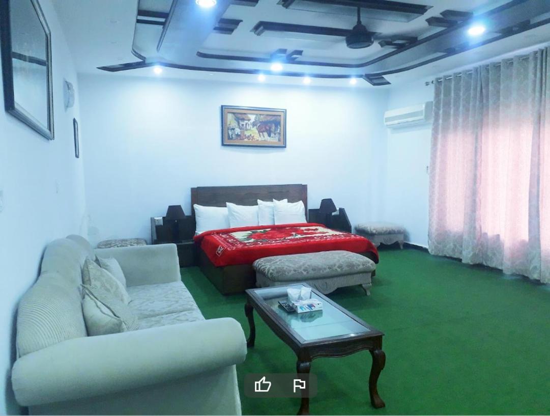 Mulberry Guest House F-10 อิสลามาบัด ภายนอก รูปภาพ