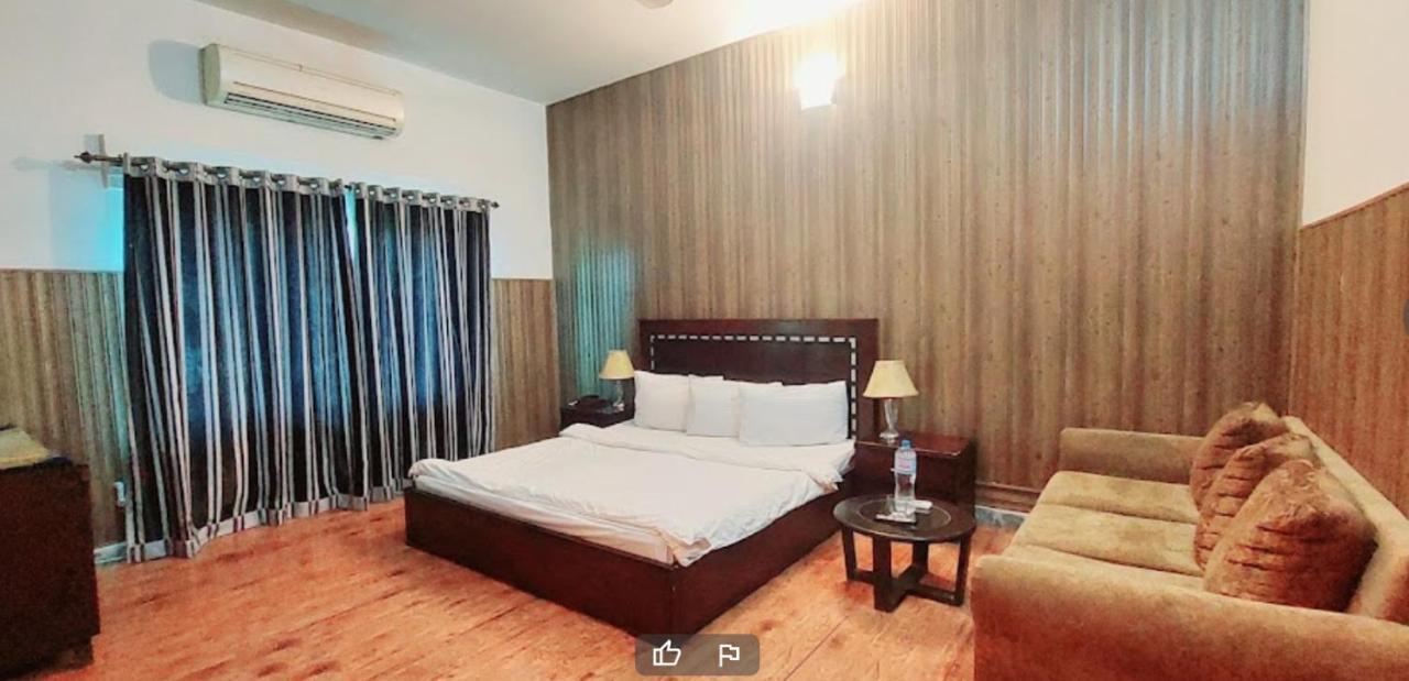 Mulberry Guest House F-10 อิสลามาบัด ภายนอก รูปภาพ